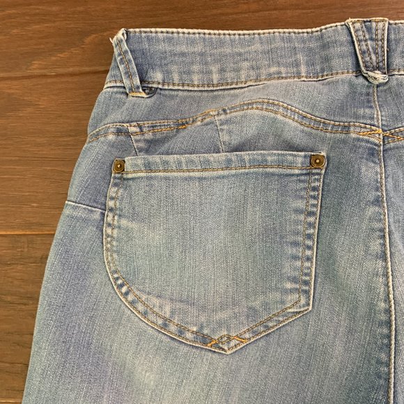 Gently Worn Distressed Democracy "Ab" Solution Skinny Jeans - Picture 14 of 15